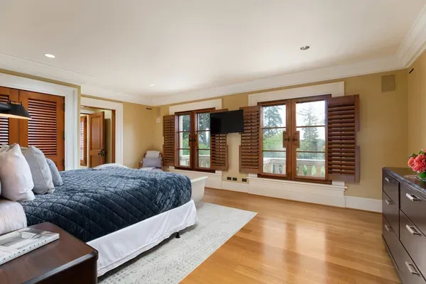 King suite with vineyard or river view