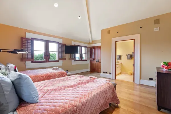 Two double beds suite with view